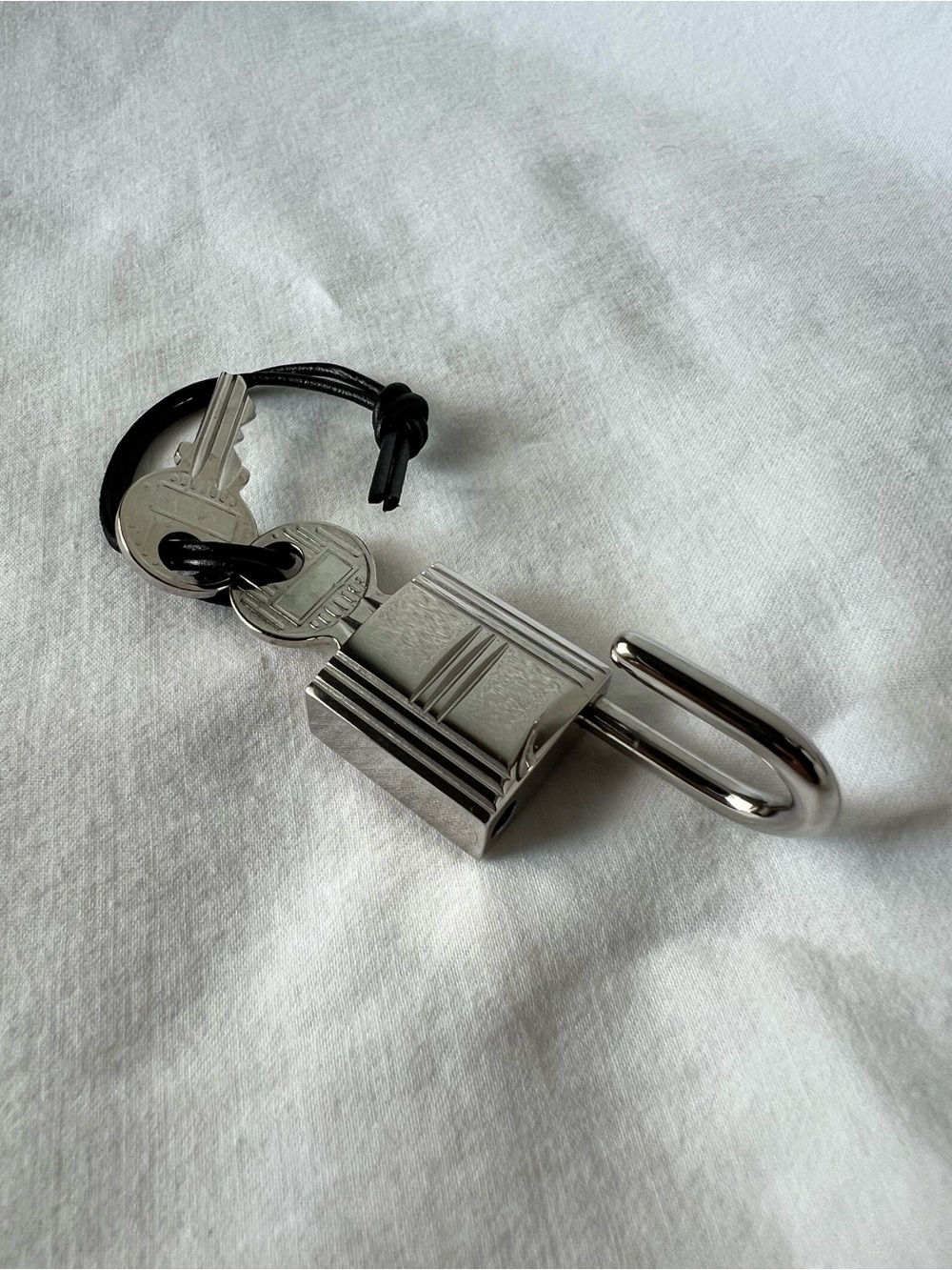Hermes Silver Padlock and Black Leather Key Holder - Picture 4 of 5